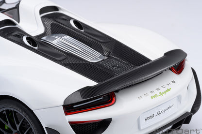 Porsche 918 Spyder Weissach Package 1:18