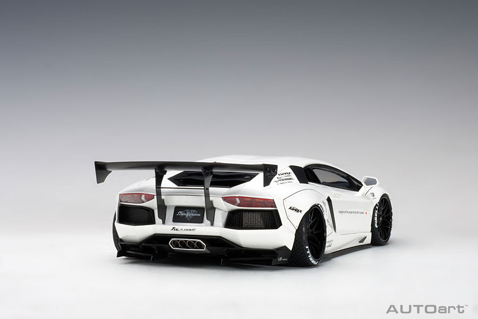 Lamborghini Aventador Liberty Walk LB-WORKS 2015 1:18