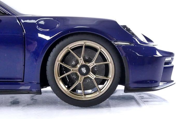 Porsche 911 992 GT3 Touring 1:18