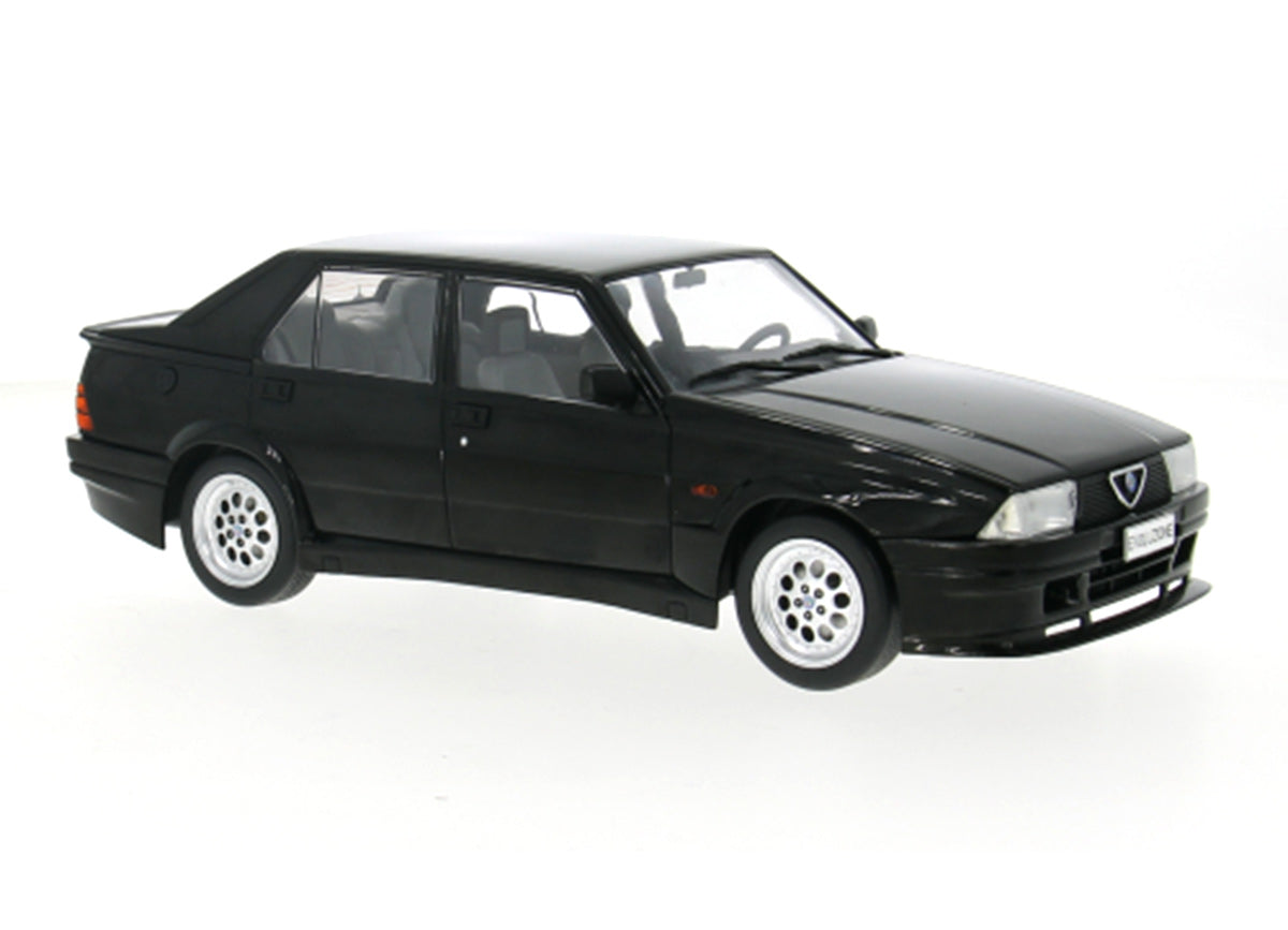 Alfa Romeo 75 Turbo Evoluzione 1:18
