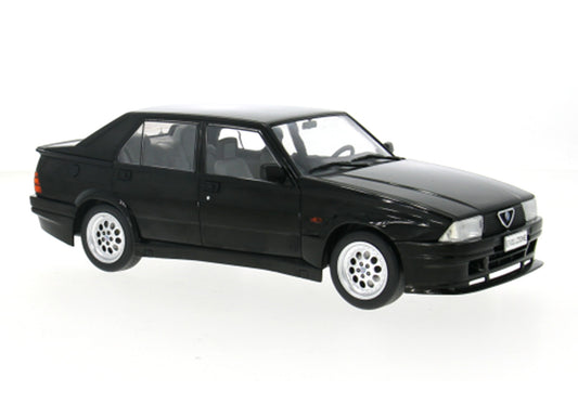 Alfa Romeo 75 Turbo Evoluzione 1:18