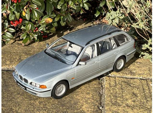 BMW 5-series Touring E39 1998 1:18
