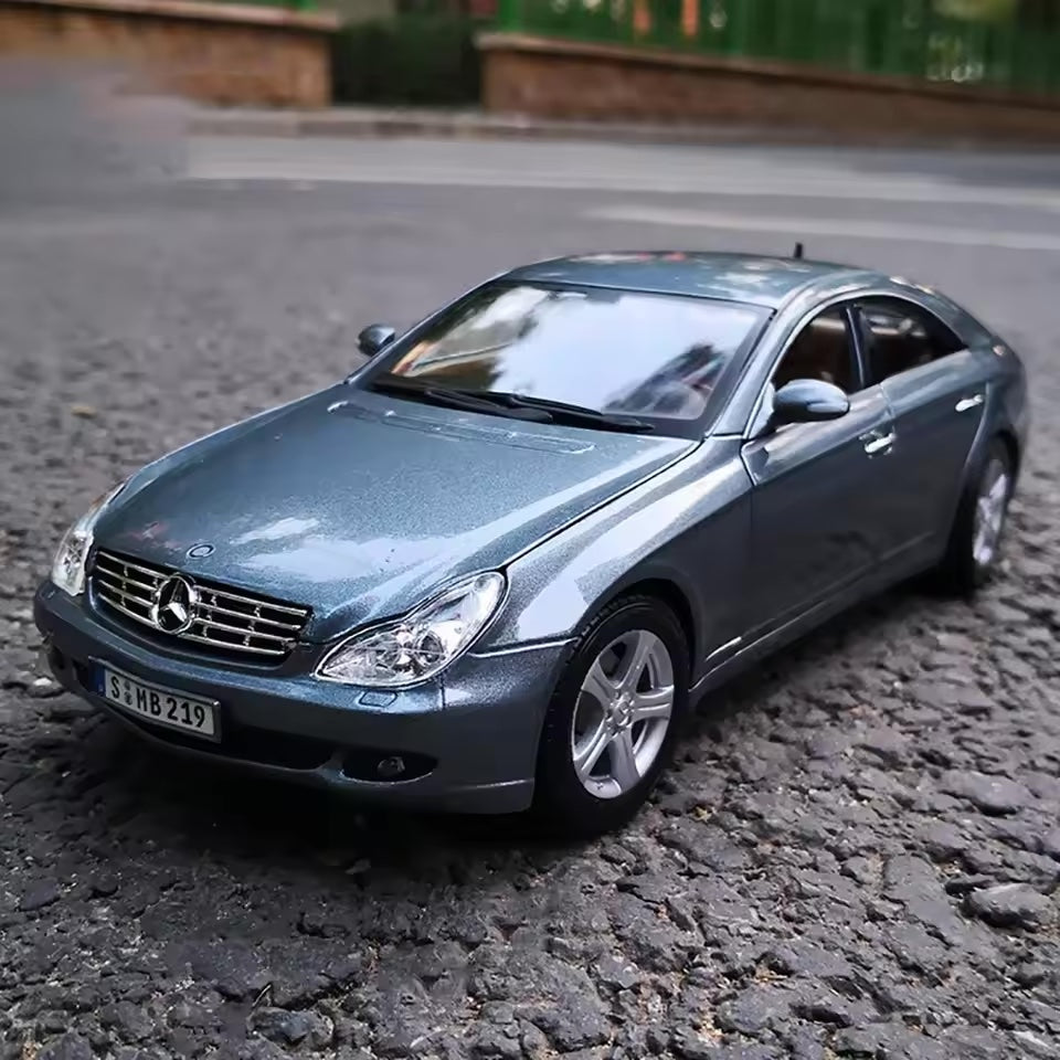Mercedes-Benz CLS C219 1:18
