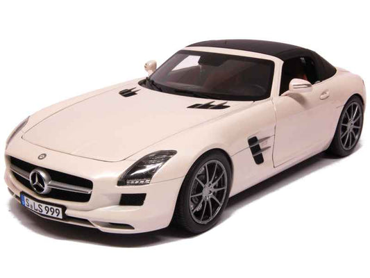 Mercedes-Benz SLS AMG Roadster 2011 1:18