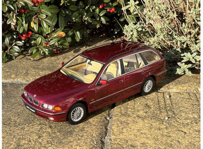 BMW 5-series Touring E39 1998 1:18