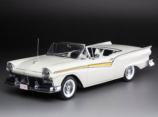 Ford Fairlane 500 Skyliner 1957 1:18