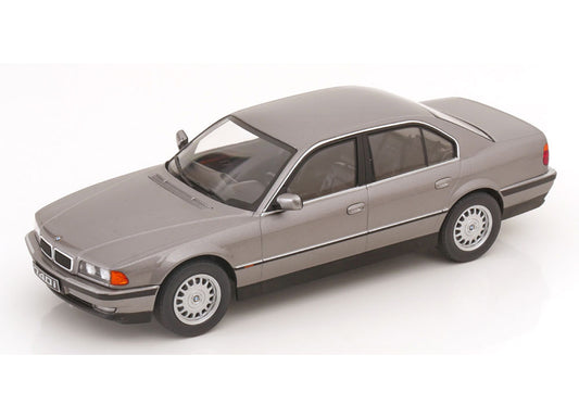 BMW 740i E38 1:18