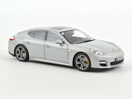Porsche Panamera Turbo 2009 1:18