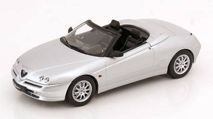 Alfa Romeo Spider 1:18