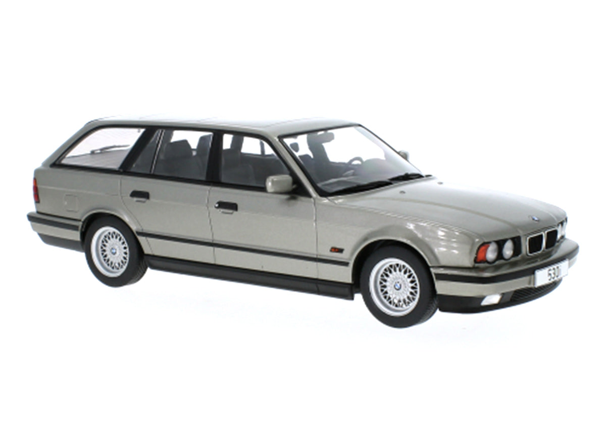 BMW 5er (E34) Touring 1991 1:18