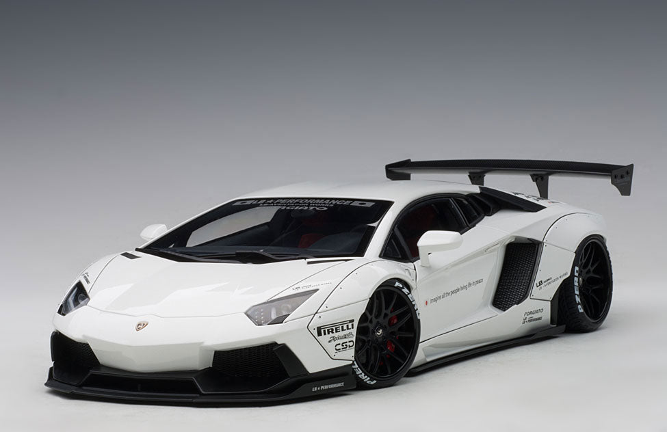 Lamborghini Aventador Liberty Walk LB-WORKS 2015 1:18
