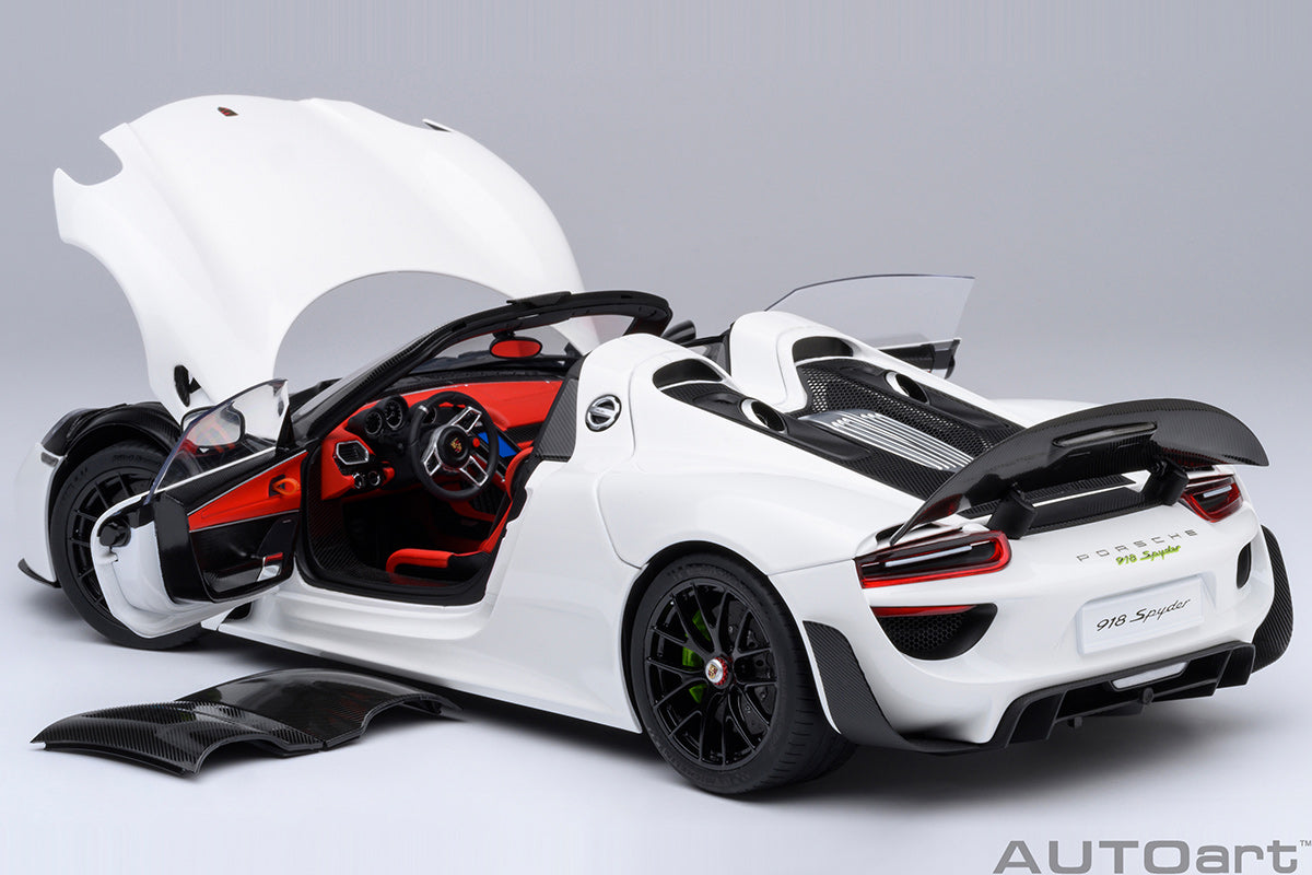 Porsche 918 Spyder Weissach Package 1:18