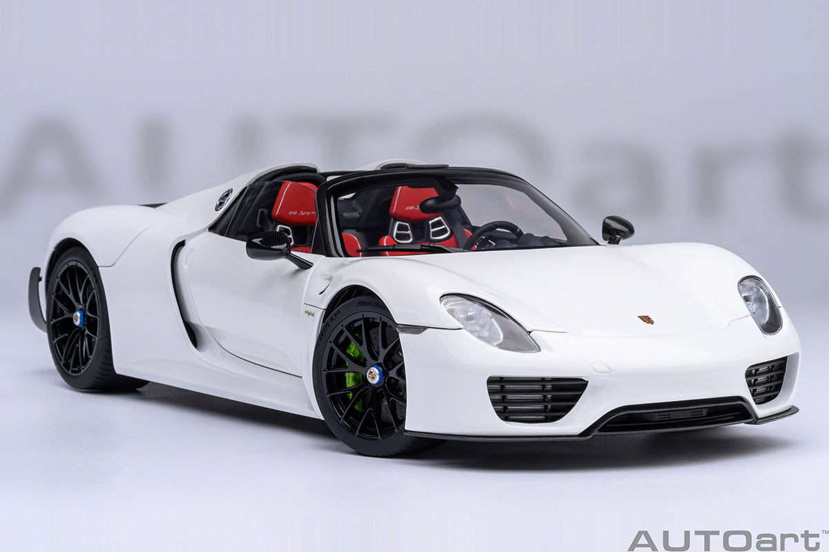 Porsche 918 Spyder Weissach Package 1:18