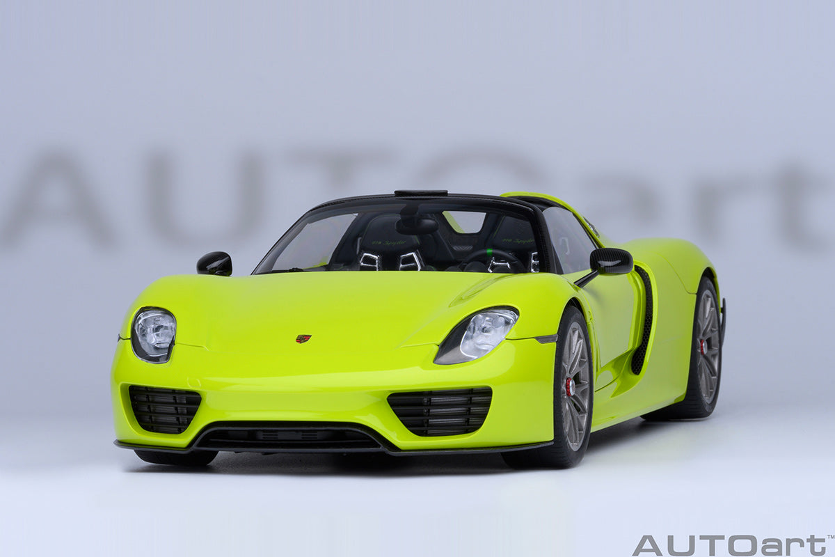 Porsche 918 Spyder Weissach Package 1:18
