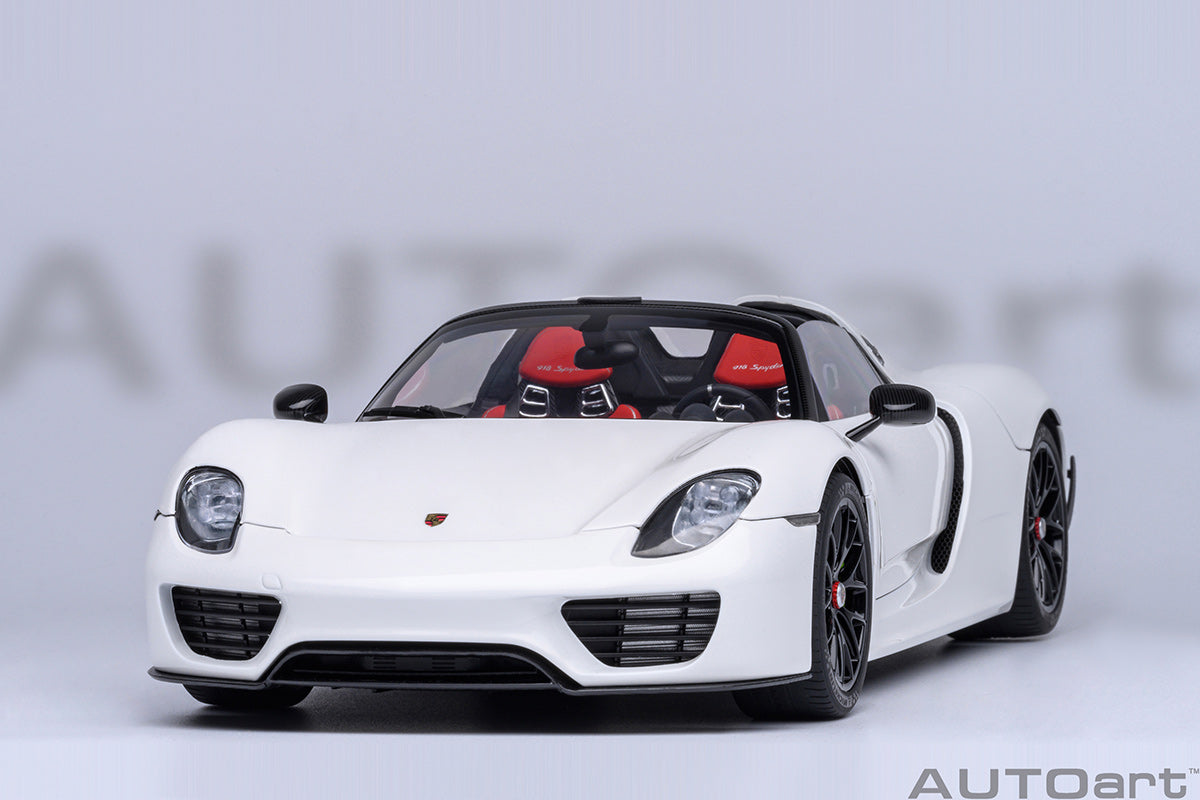 Porsche 918 Spyder Weissach Package 1:18