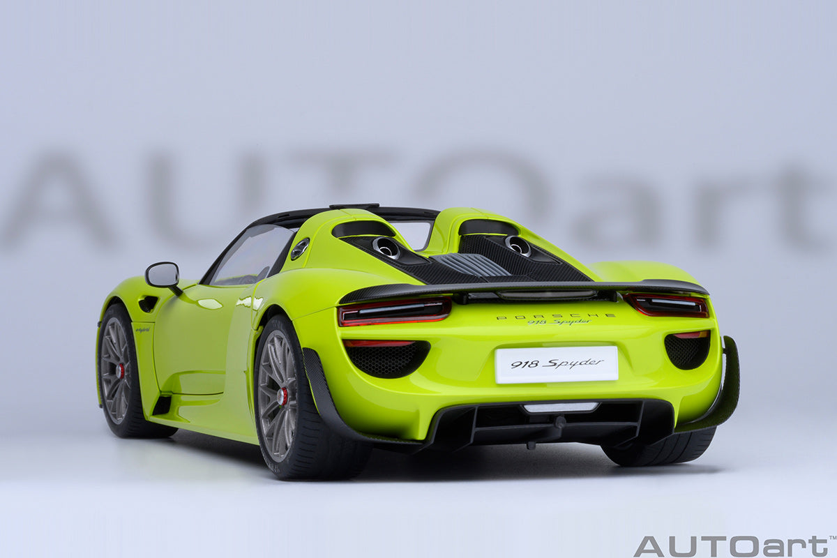Porsche 918 Spyder Weissach Package 1:18