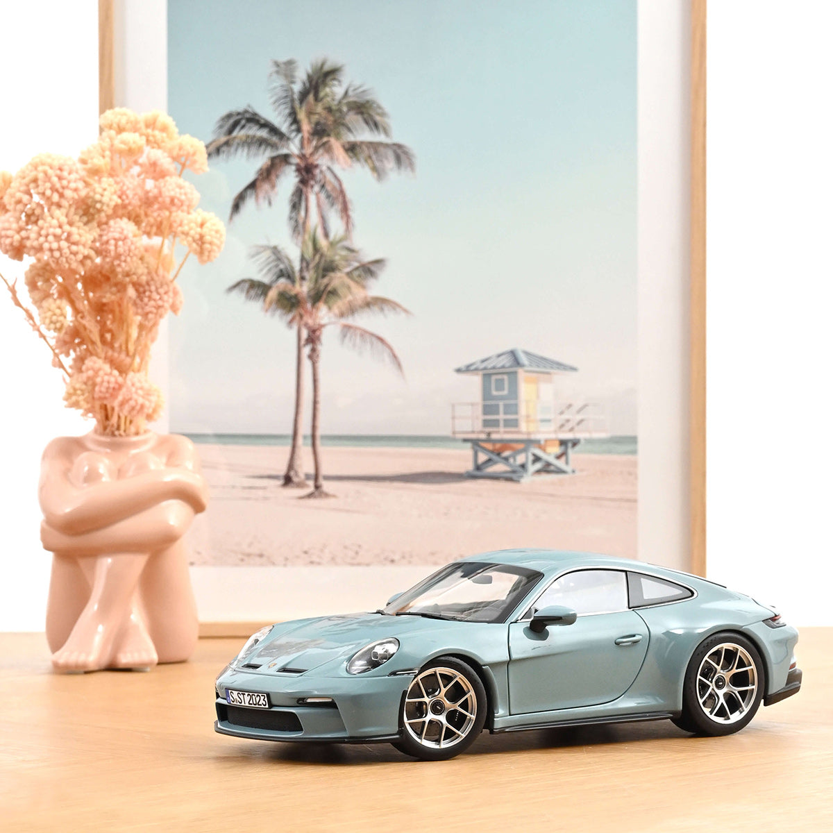 Porsche 911 S/T 2023 1:18