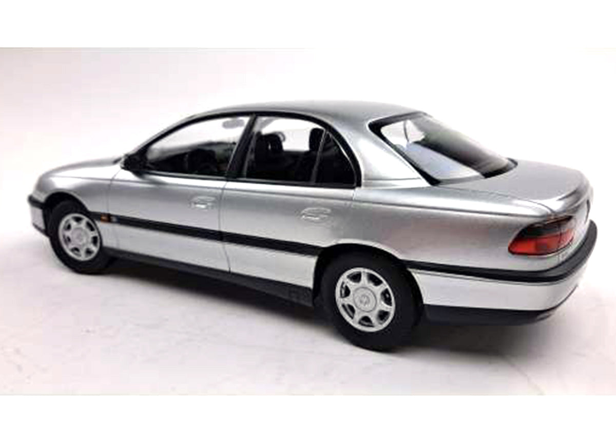 Opel Omega B 1996 1:18