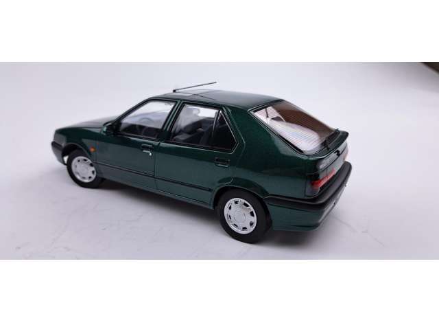 Renault 19 1994 1:18