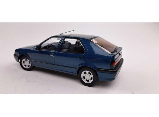 Renault 19 1994 1:18