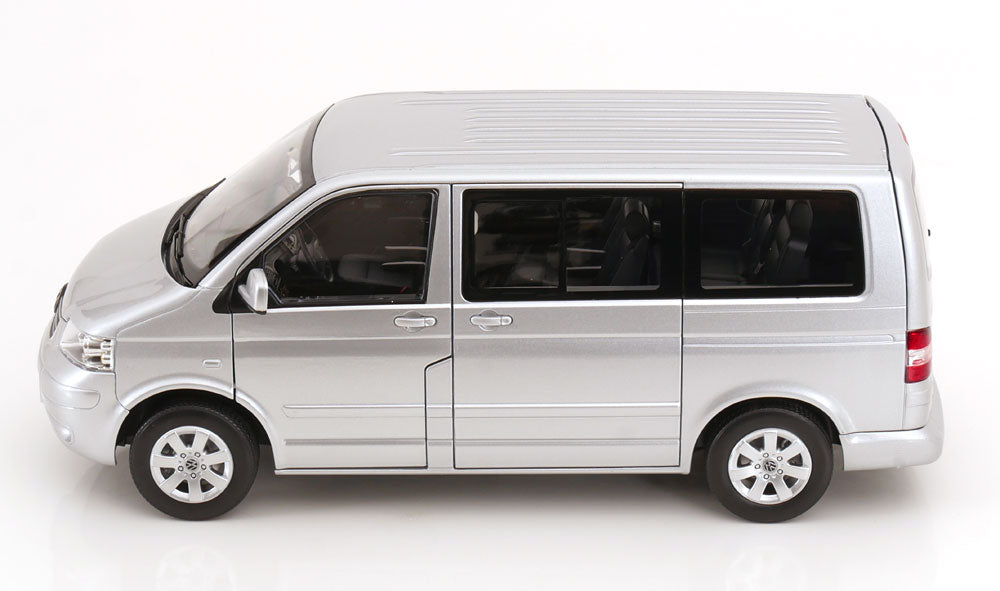 VW T5 Mulitvan 2003 1:18
