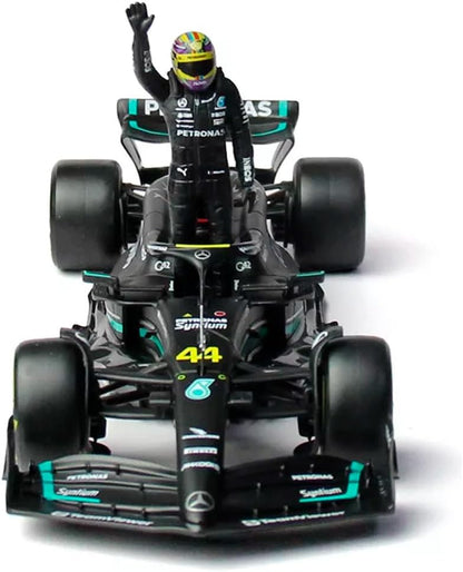 Mercedes AMG Formula 1 (F1) W14E Lewis Hamilton 2023 1:24