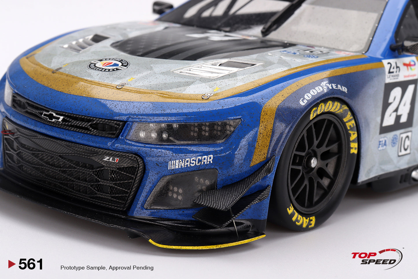Chevrolet Camaro Garage 56 ZL1 Button/Johnson/Rockenfeller #24 1:18