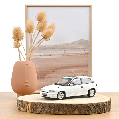Opel Astra GSi 1991 1:18