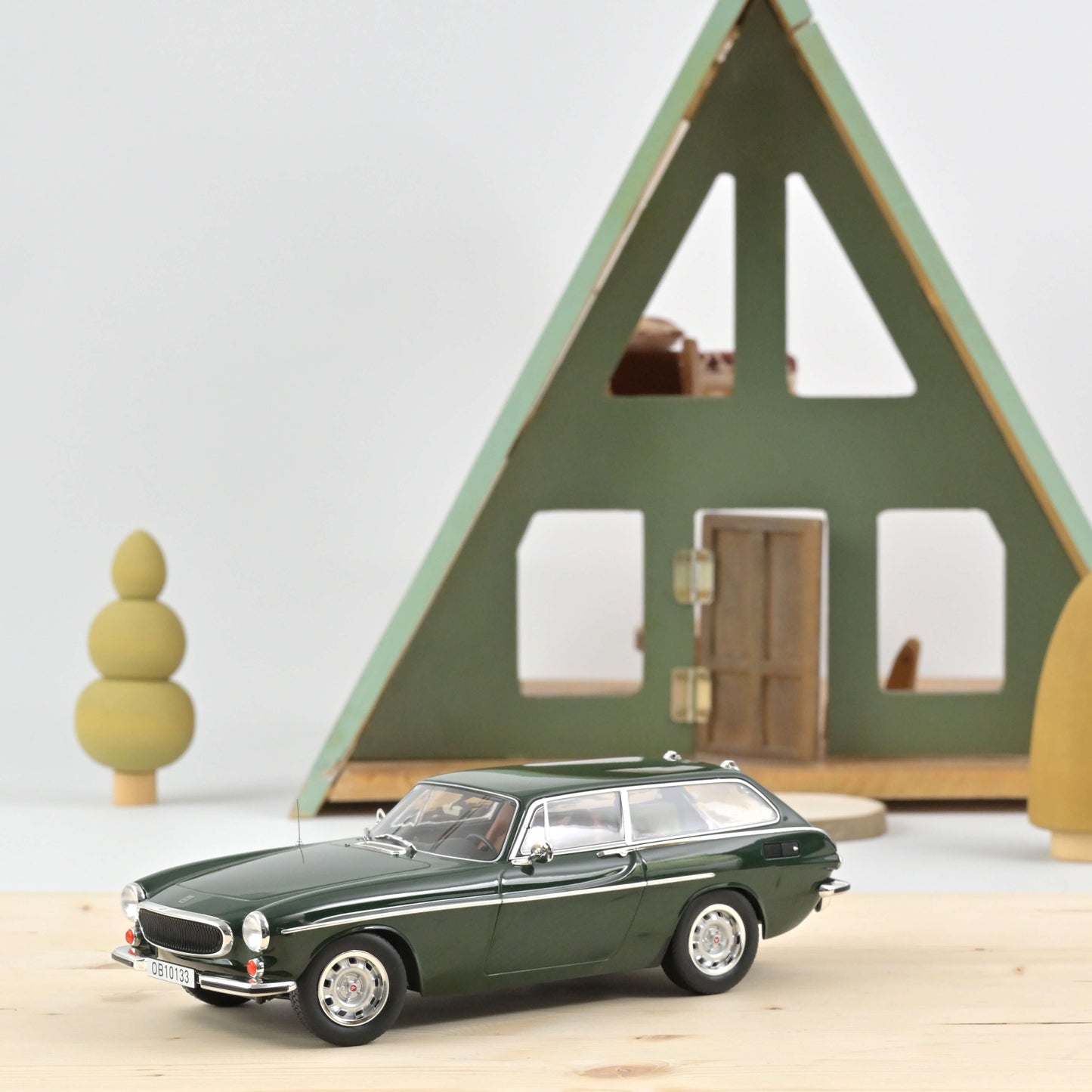 Volvo 1800 ES 1973 1:18