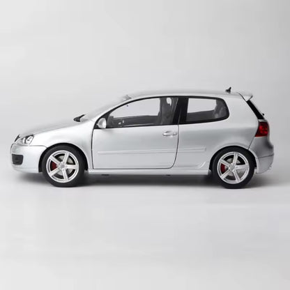 Volkswagen Golf V GTI 1:18