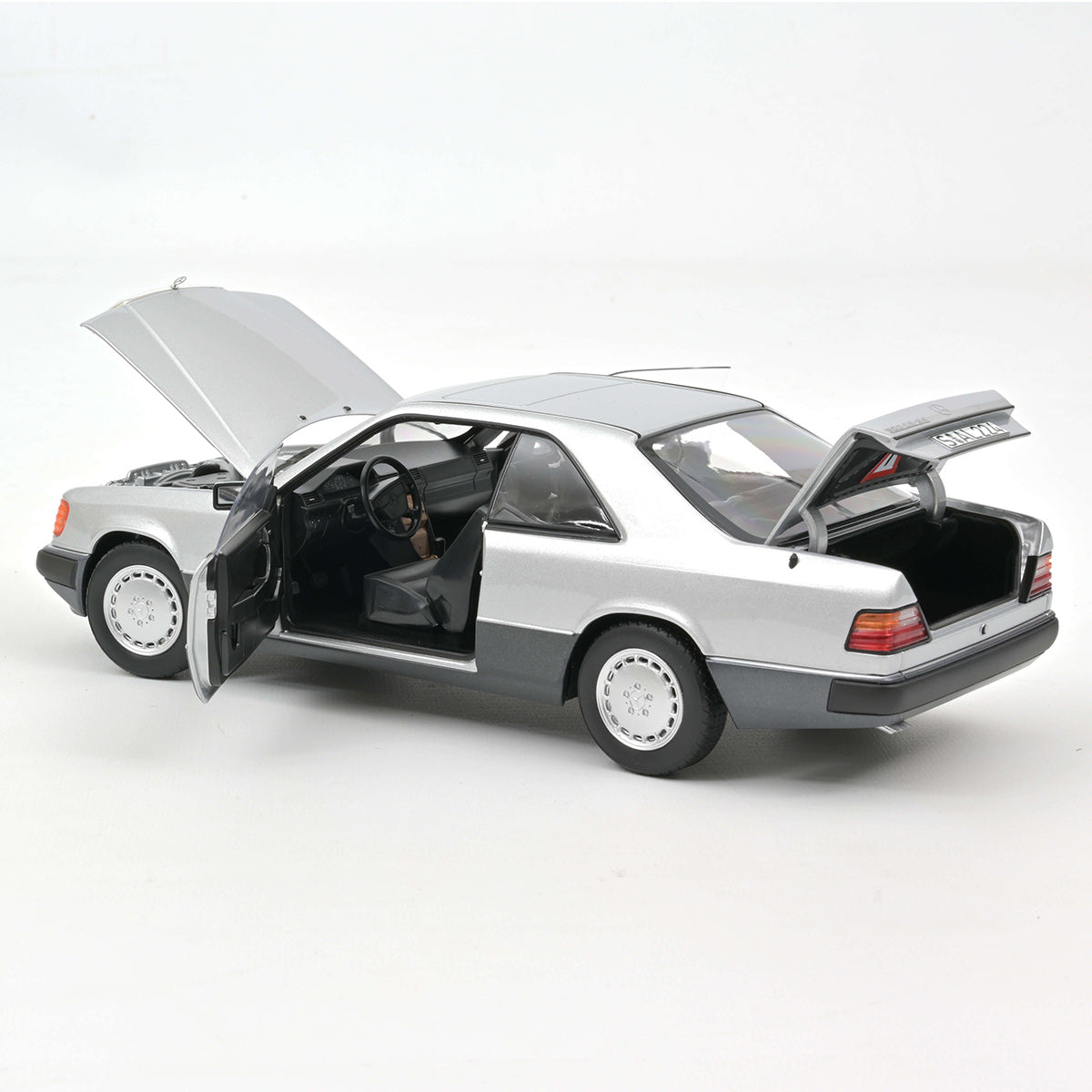 Mercedes 300 CE-24 Coupé 1990 1:18