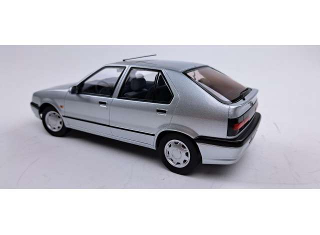 Renault 19 1994 1:18