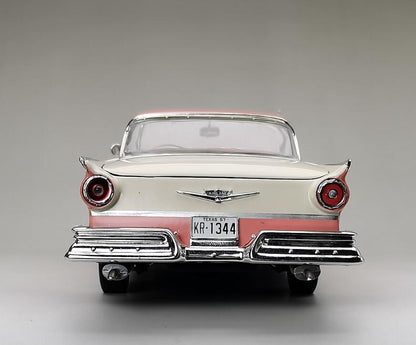 Ford Fairlane 500 Skyliner 1957 1:18