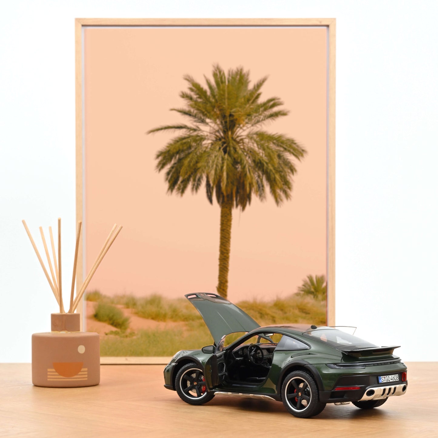 Porsche 911 Dakar 2023 1:18