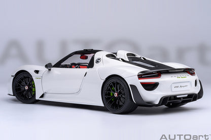 Porsche 918 Spyder Weissach Package 1:18