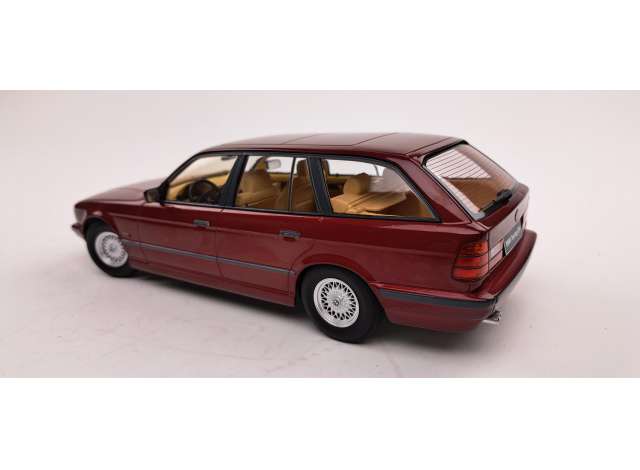 BMW 5-series Touring E34 1996 1:18