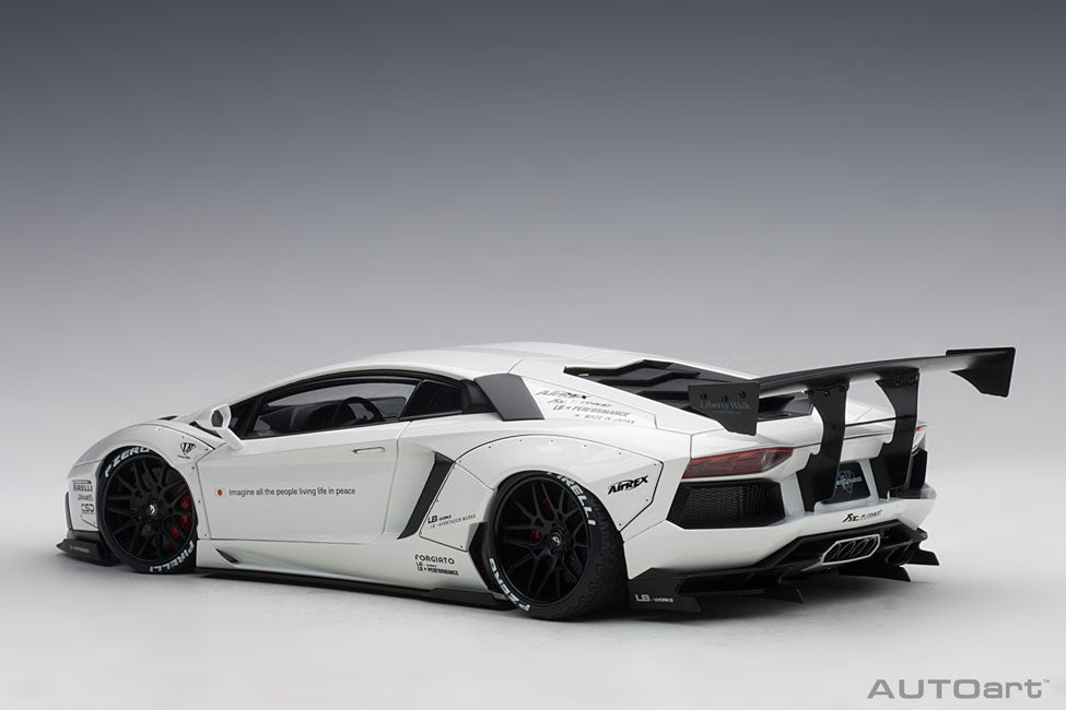 Lamborghini Aventador Liberty Walk LB-WORKS 2015 1:18