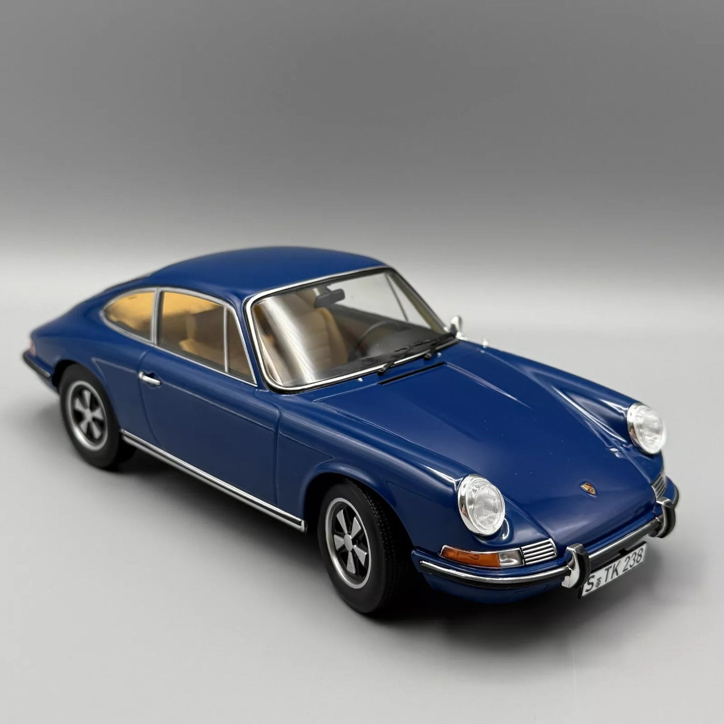 Porsche 911 (1969) 1:18