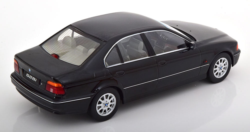 BMW 528i E39 Limousine 1995 1:18