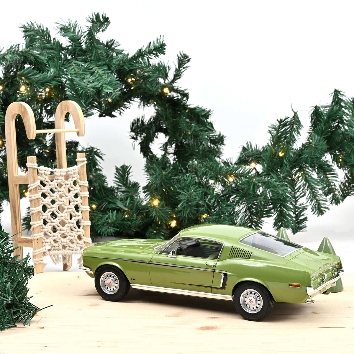 Ford Mustang Fastback GT 1968 1:12