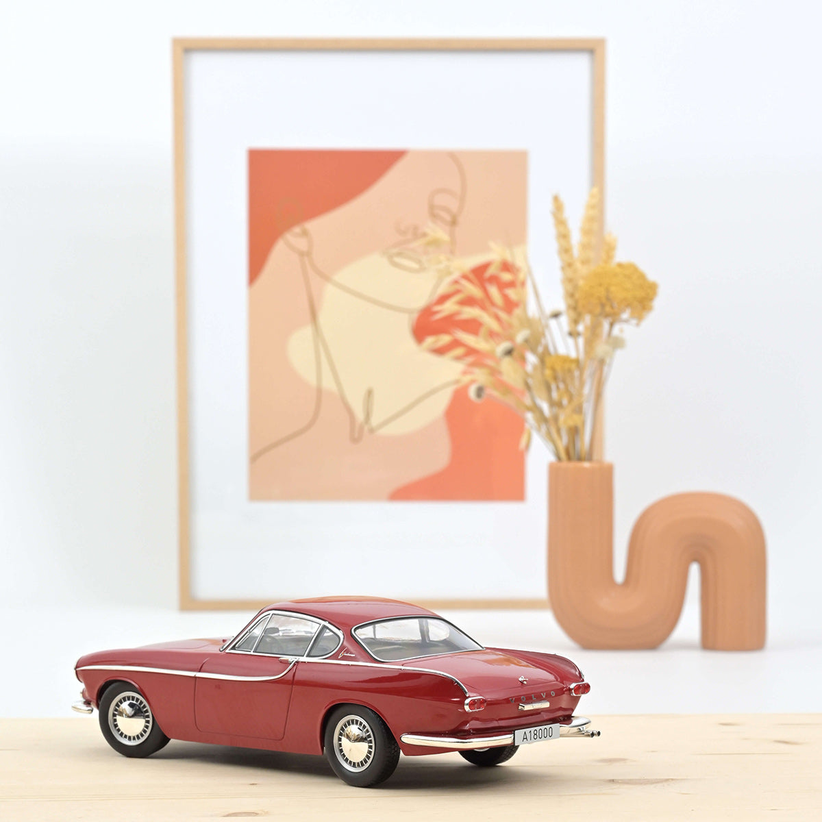 Volvo P1800 1961 1:18