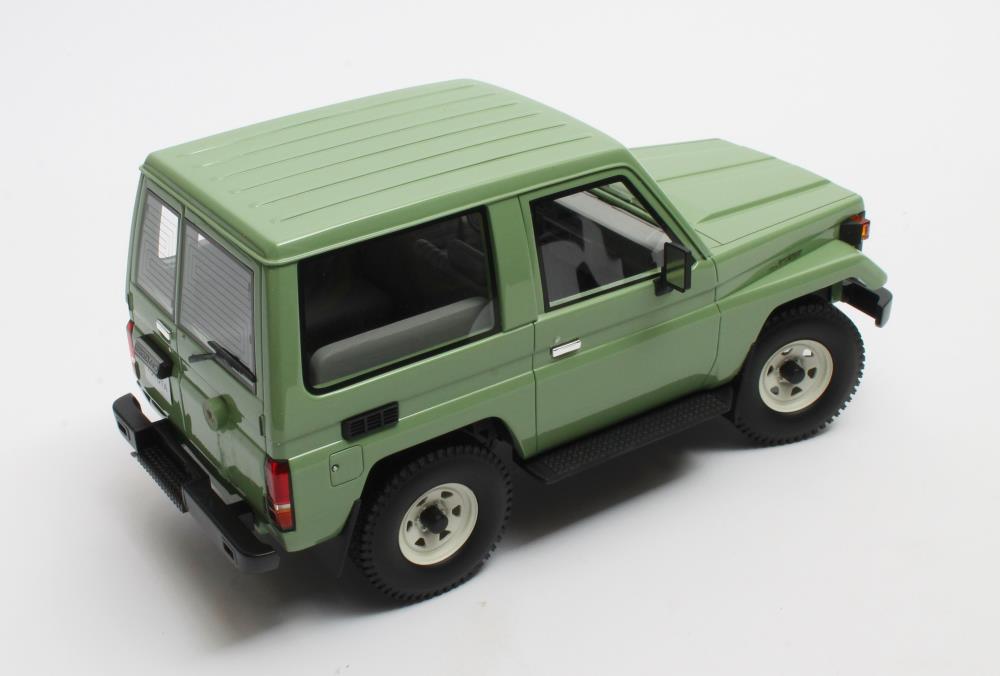 Toyota Landcruiser BJ70 1:18