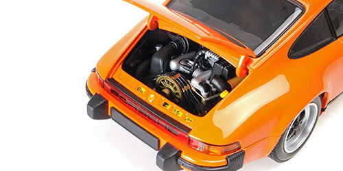 Porsche 911 Carrera Coupe 3.2 1983 1:18