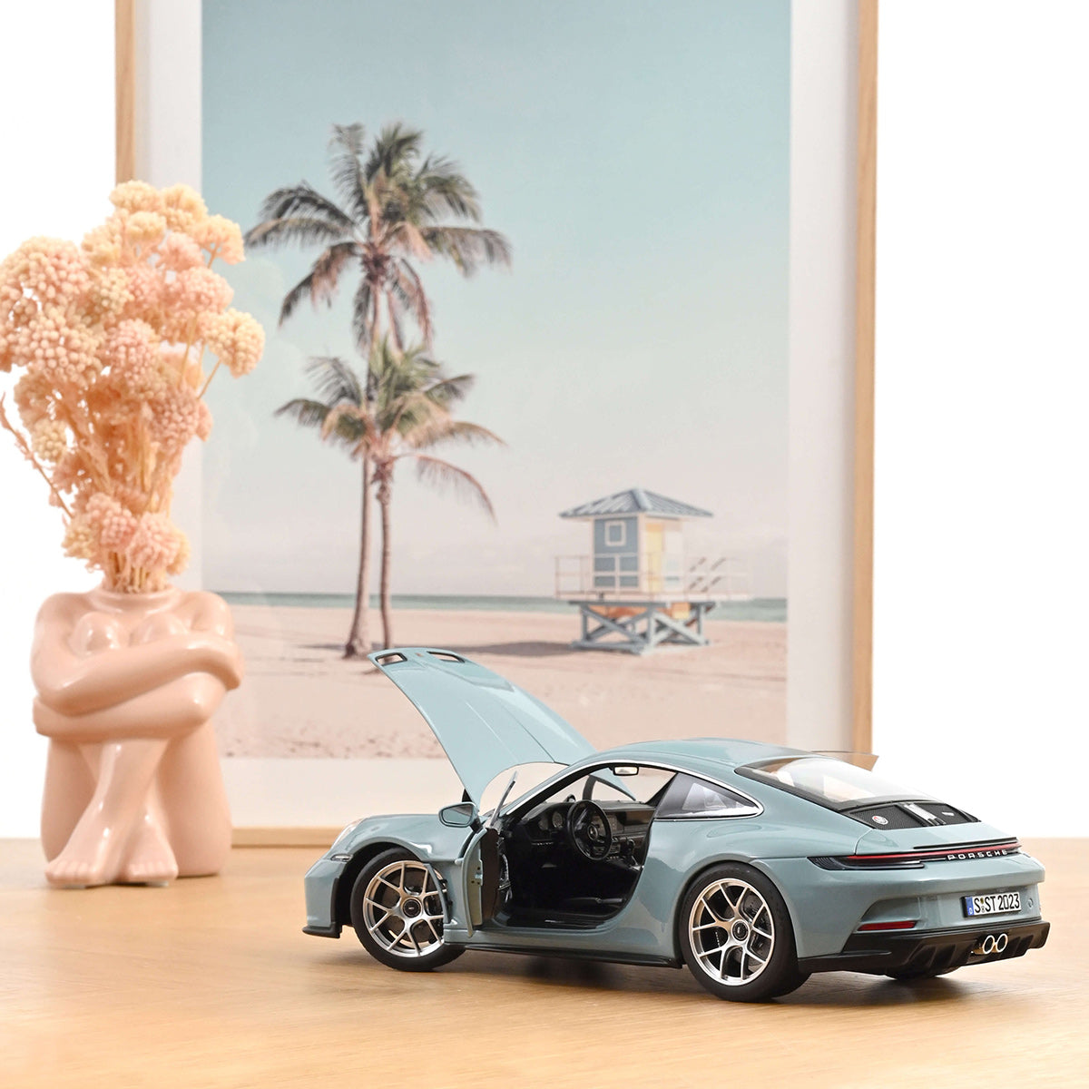 Porsche 911 S/T 2023 1:18