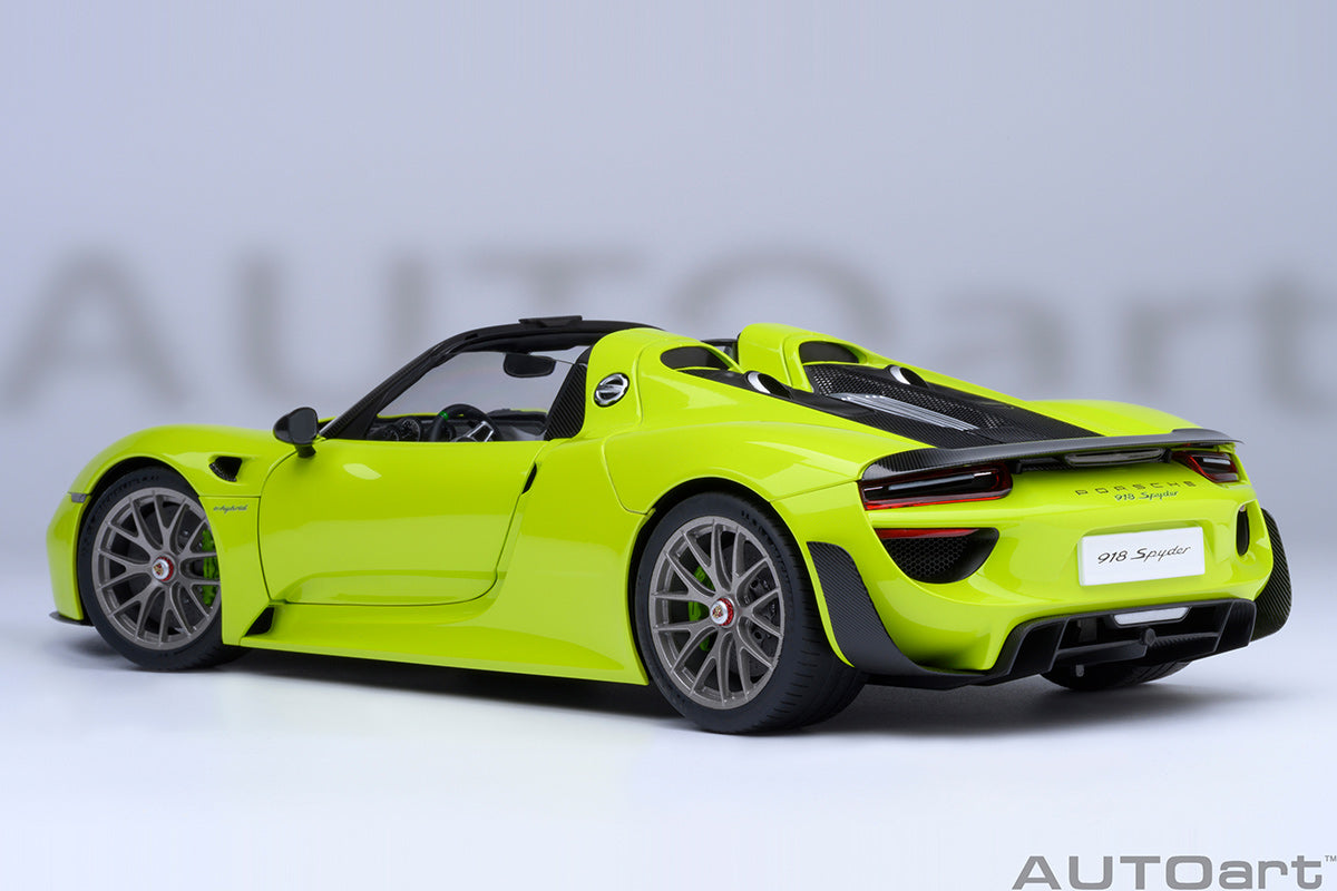 Porsche 918 Spyder Weissach Package 1:18