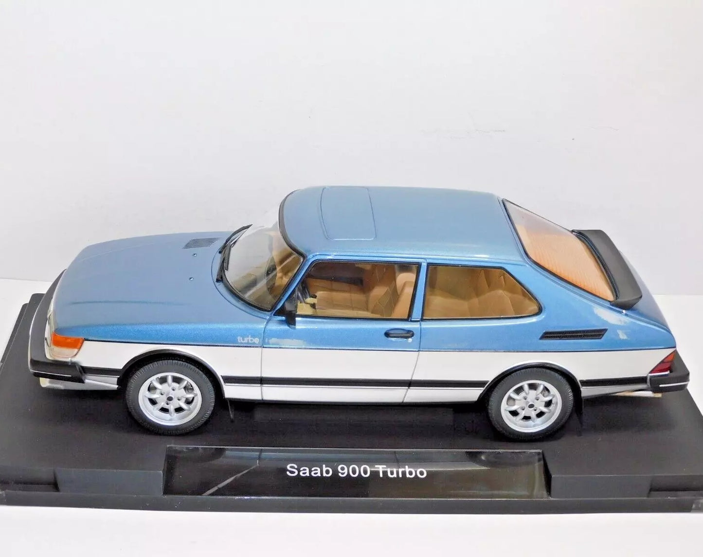 Saab 900 Turbo year 1981 1:18