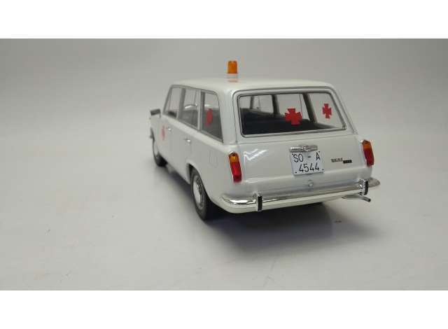 Seat 124 Familiar 1968 Ambulance 1:18