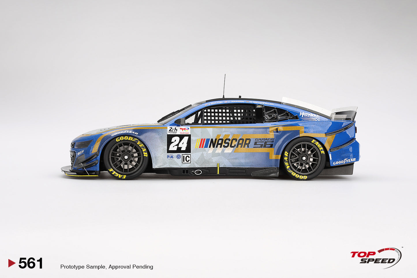 Chevrolet Camaro Garage 56 ZL1 Button/Johnson/Rockenfeller #24 1:18