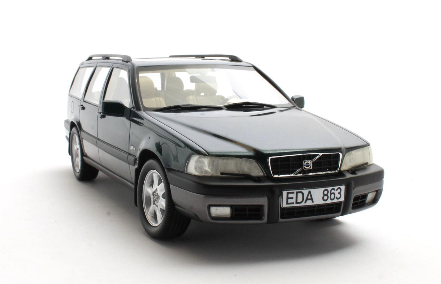 Volvo V70 XC 1:18