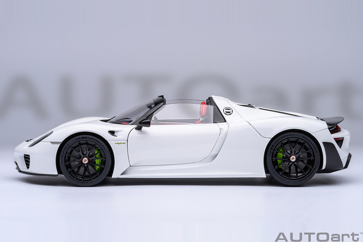 Porsche 918 Spyder Weissach Package 1:18
